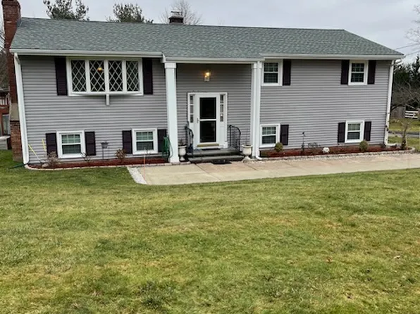 8 Legrand Rd, North Haven, CT 06473