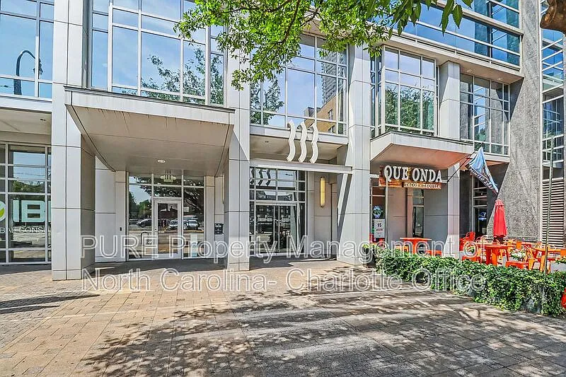 1 bed, 1.0 bath, 530 sqft, $1,559 — Photo 3
