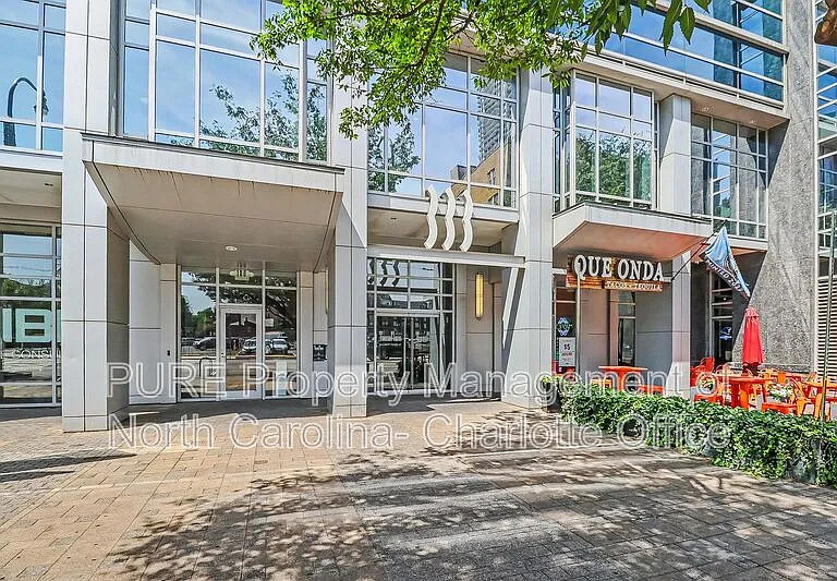 333 W Trade St #2101 — Photo 1