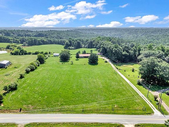 2nd image of 4909 Smith Lake Dam Rd