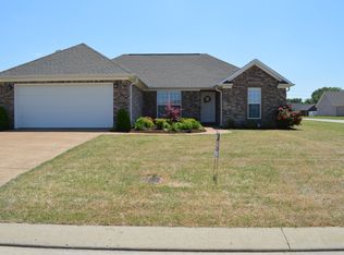 10 Rugby Cv, Jackson, TN 38305