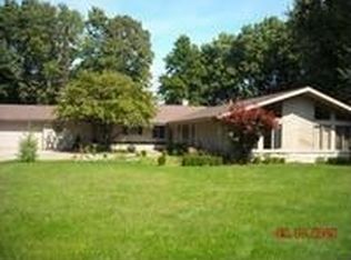 4703 E Hillcrest Dr, Berrien Springs, MI 49103