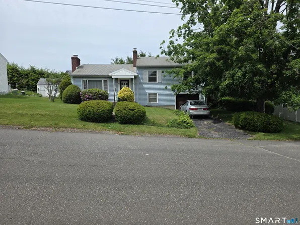 83 Sunnybrook Bend, Waterbury, CT 06708
