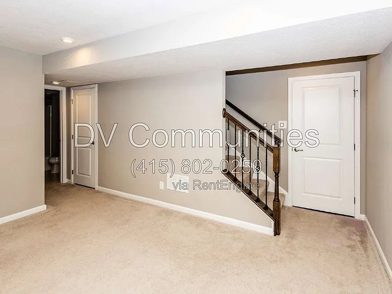 7226 Hillsview Dr — Photo 9