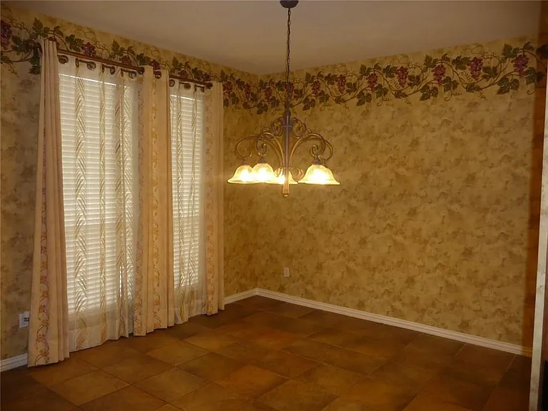 715 Wheaton Ct — Photo 8