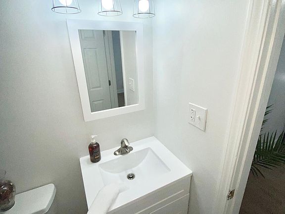 5th image of 58 E 11th Ave #1