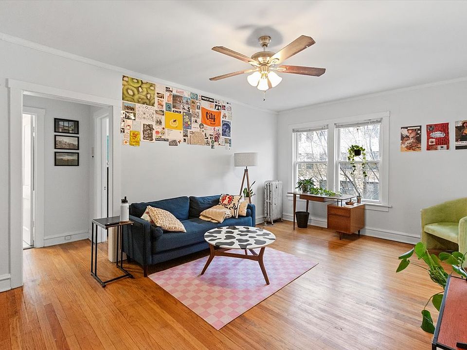 1st image of 658 W Oakdale Ave APT 2A