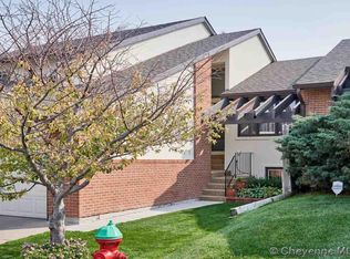 215 Cascade Ave, Cheyenne, WY 82009