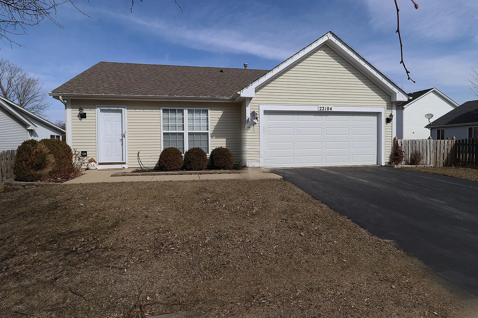 22104 W Miller Dr photo 1