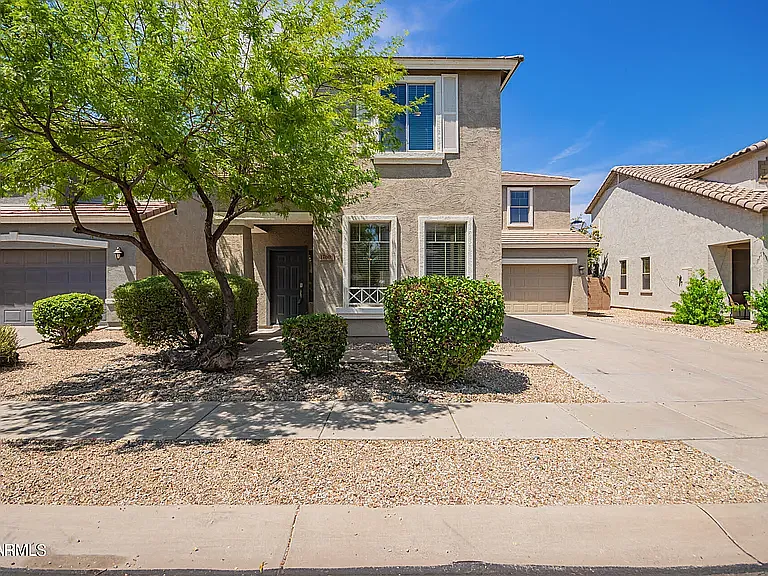 17608 W Lisbon Ln — Photo 2