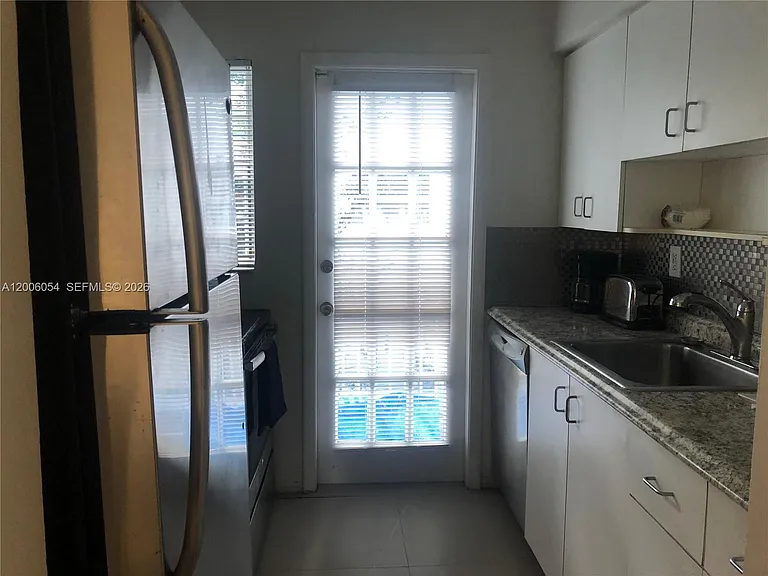 911 Meridian Ave #105 — Photo 20