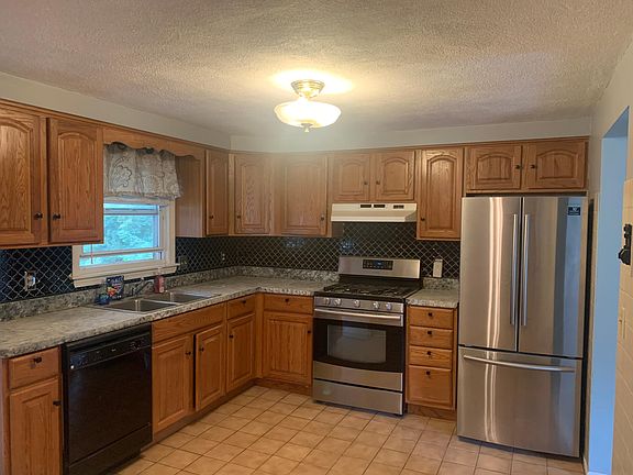 2nd image of 334 Cushing St #1