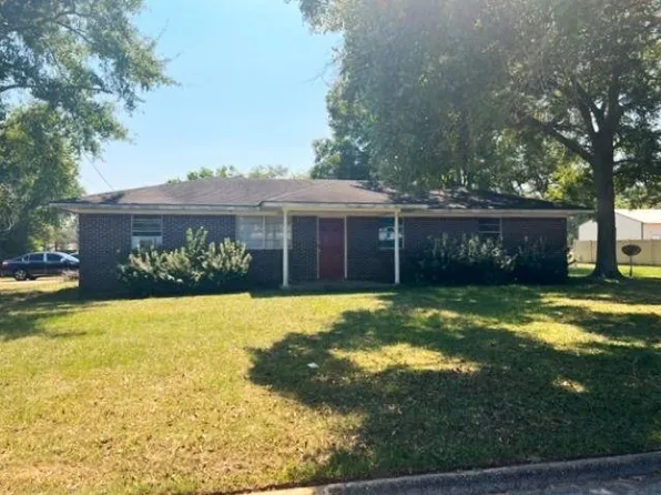 302 Brandon Ave, Opp, AL 36467