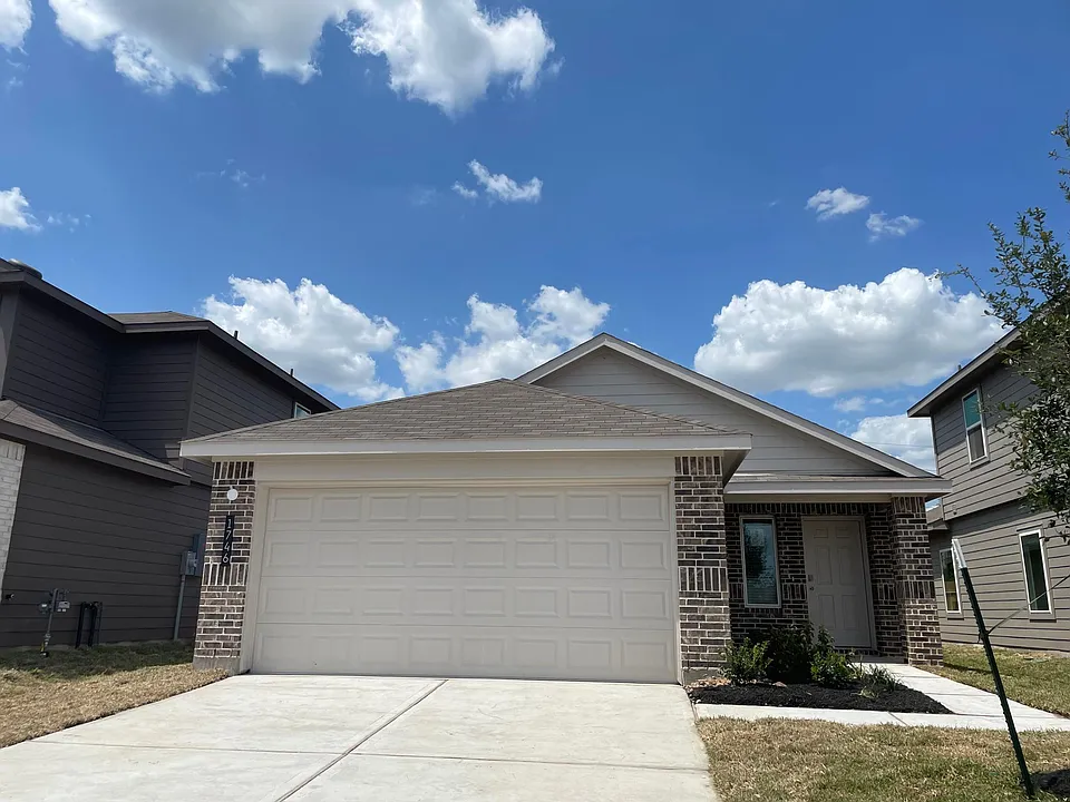 1746 Windstone Ridge Dr