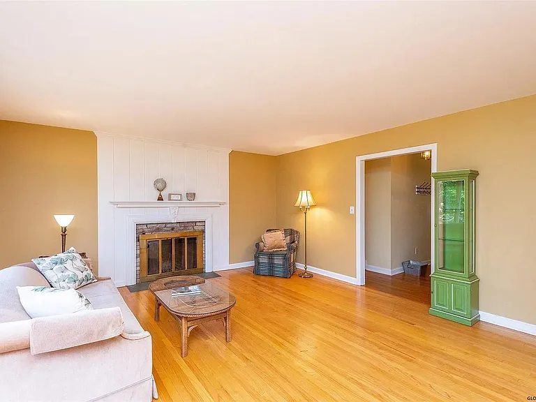 15 Oldox Rd — Photo 2