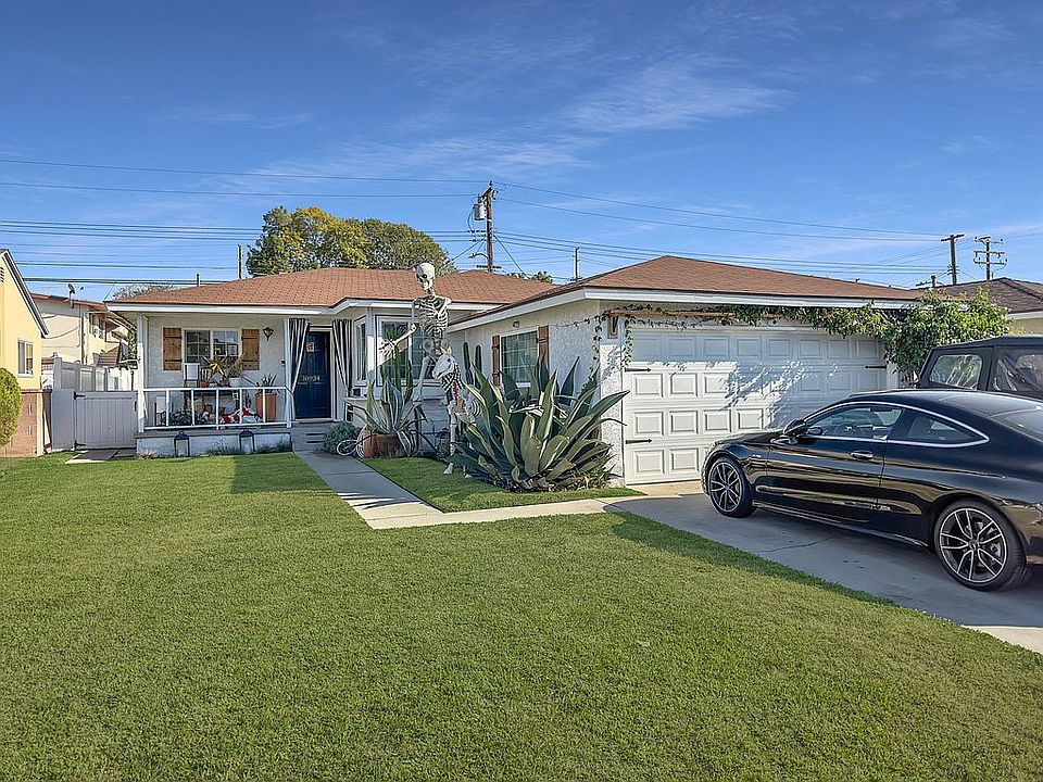 1st image of 10934 Corby Ave