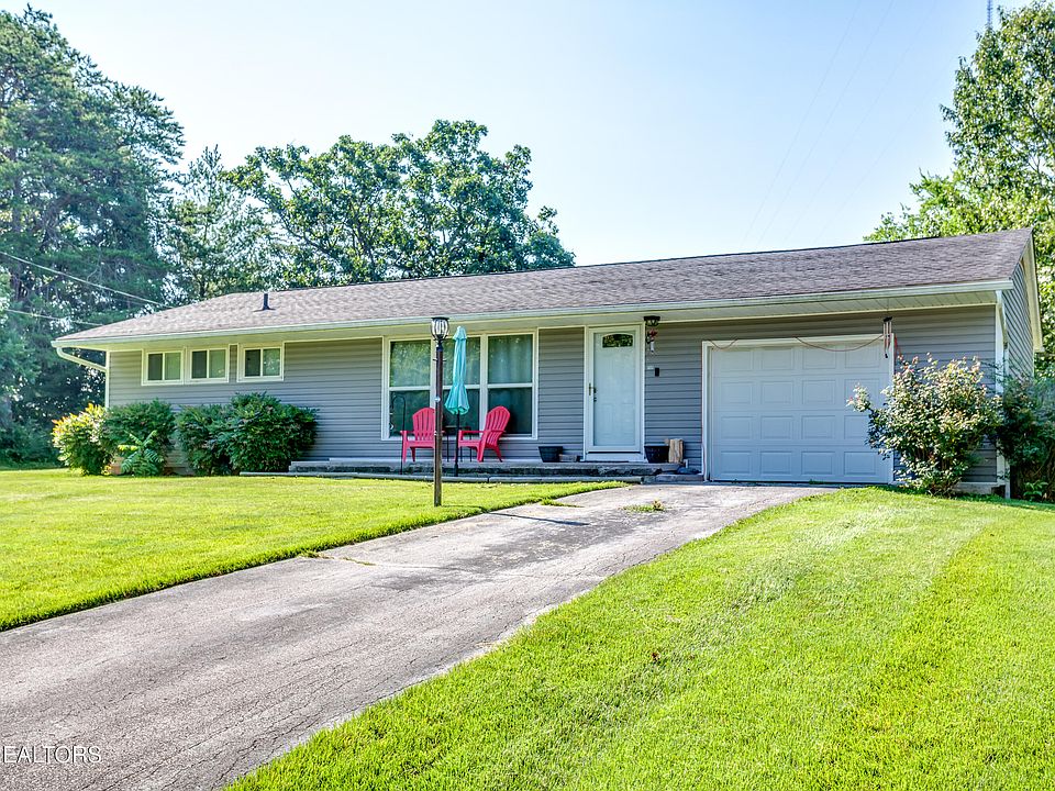 1st image of 1306 E Walnut Grove Dr