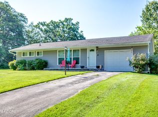 1306 E Walnut Grove Dr, Knoxville, TN 37918