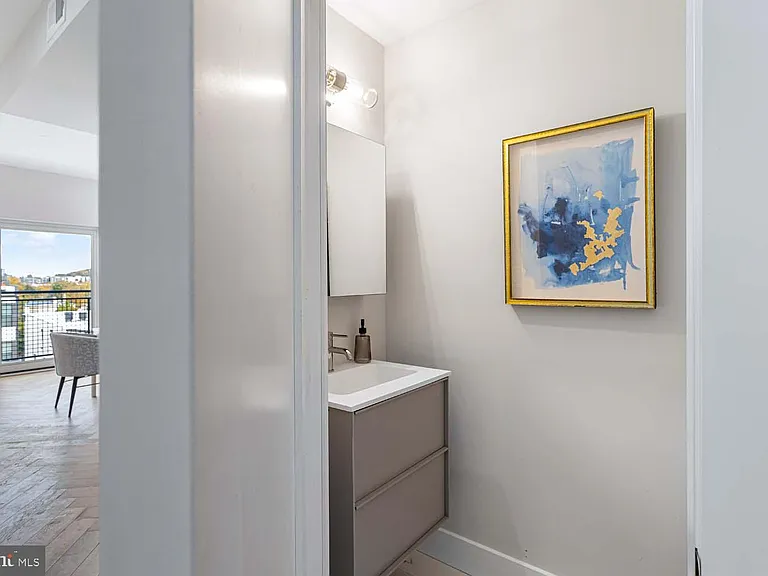 1516 E Capitol St NE — Photo 17