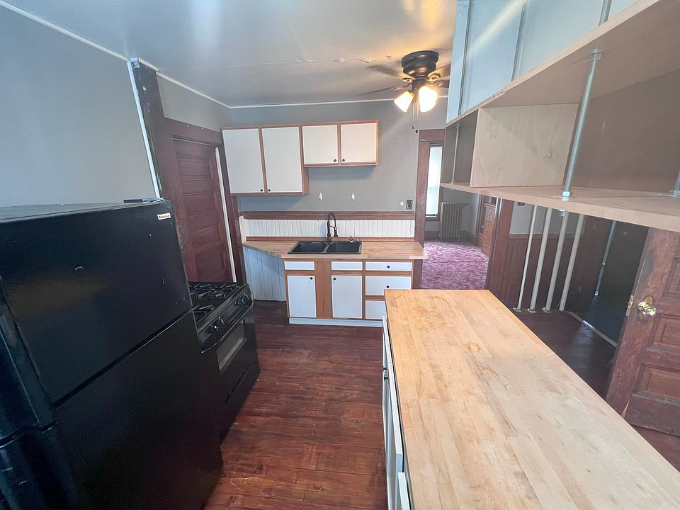 1st image of 1001 Reaney Ave E #1