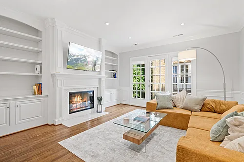 225 C St NE #63 Photo 1