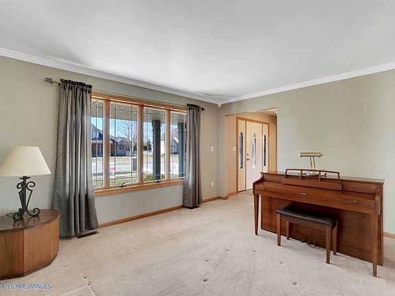 4th image of 9477 Villagio Way