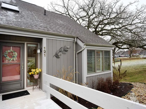 121 Plum Cove Dr, Galena, IL 61036