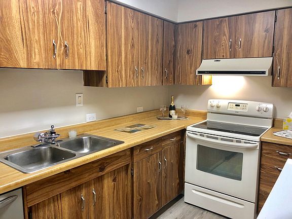 3rd image of 1006 Farwell Ct #1006
