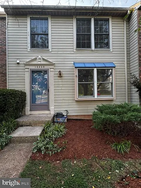 3 bed, 3.5 bath, 1760 sqft, $3,200 — Photo 4