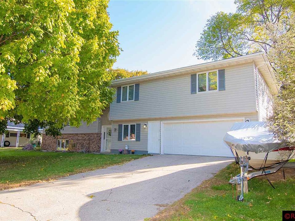 1st image of 18 Jaymar Dr