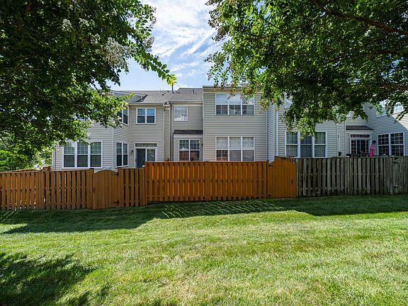 3rd image of 5269 Cozy Glen Ln