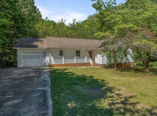 905 Lake Forest Dr, Raleigh, NC 27615