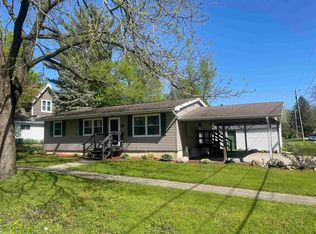 309 E State St, Fayette, IA 52142