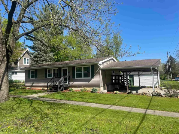 309 E State St, Fayette, IA 52142
