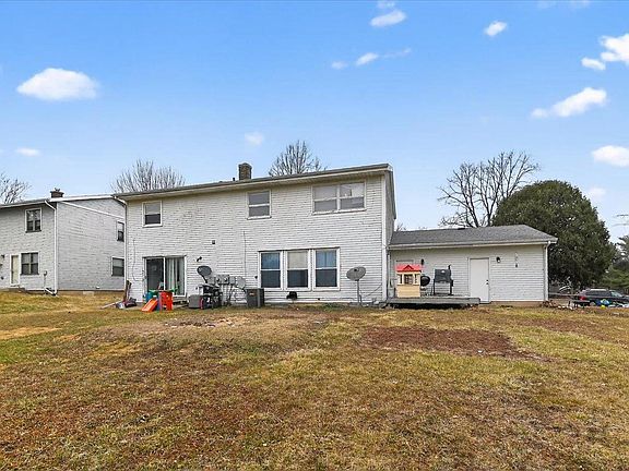 4th image of 6401-6403 Raymond Road