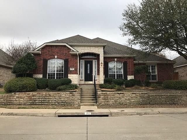 1st image of 930 Briar Oaks Dr