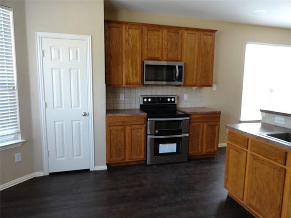 4th image of 10164 Cedar Lake Dr