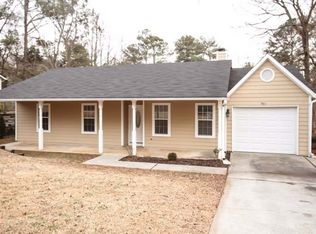 901 Park Creek Cir, Lawrenceville, GA 30044