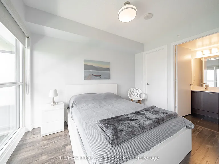 2220 Lake Shore Blvd W #909 — Photo 22