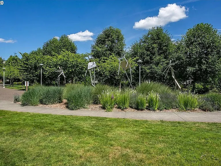 153 NE Porto Way — Photo 10