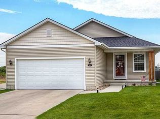 1475 90th St, West Des Moines, IA 50266