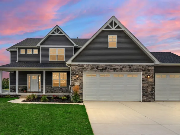 626 Sandra Dee Dr, Lowell, IN 46356