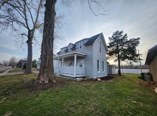 309 N Main St, Pinckneyville, IL 62274