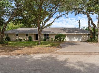 1620 Baylor Ave, Bay City, TX 77414