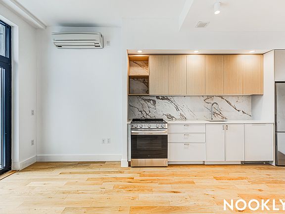 4th image of 38-38 32nd St #346