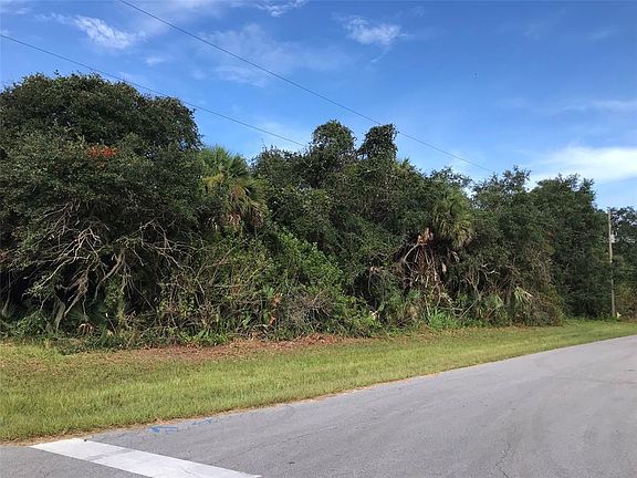 5th image of 320 Sweetwater Dr