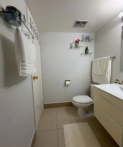 20400 W Country Club Dr #216 — Photo 26