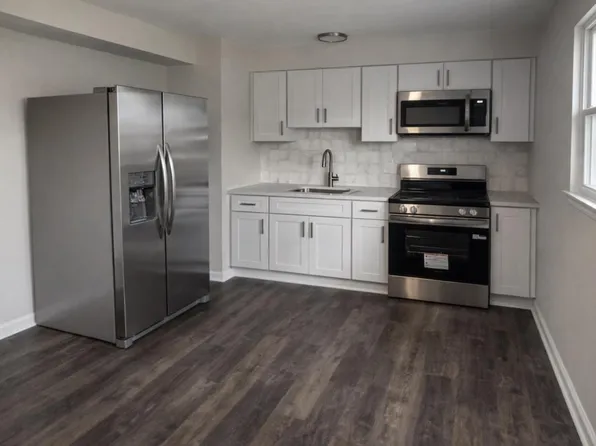 212 Woodlawn Ave #B, Sewell, NJ 08080