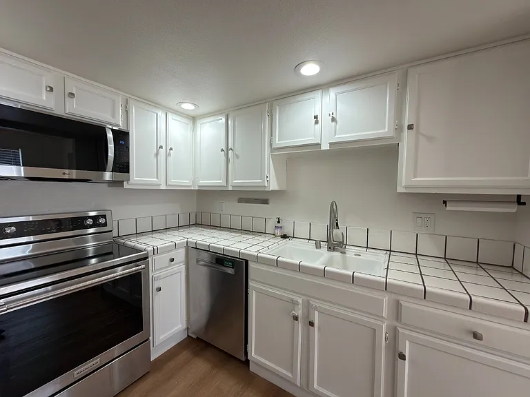 770 Harrison St #14 — Photo 8