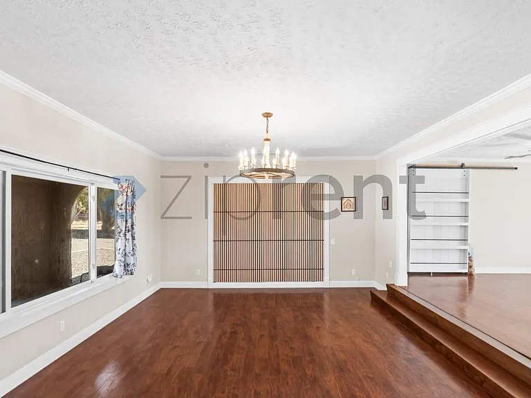 3966 Dyer Rd — Photo 11